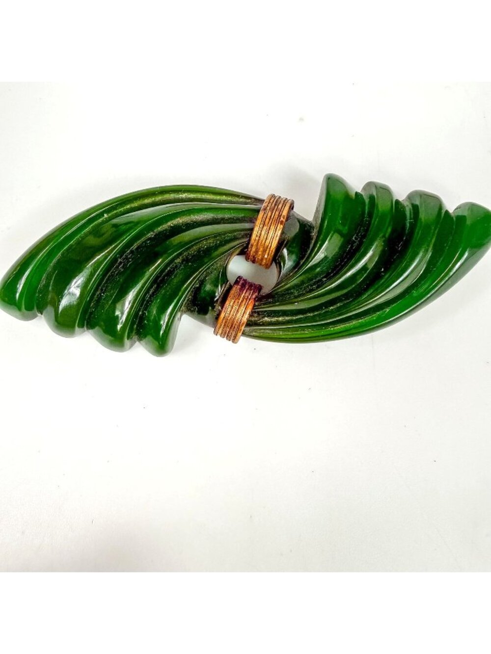 Vintage Deep Green Bakelite Ribbon Swirl Metal Accent Brooch
